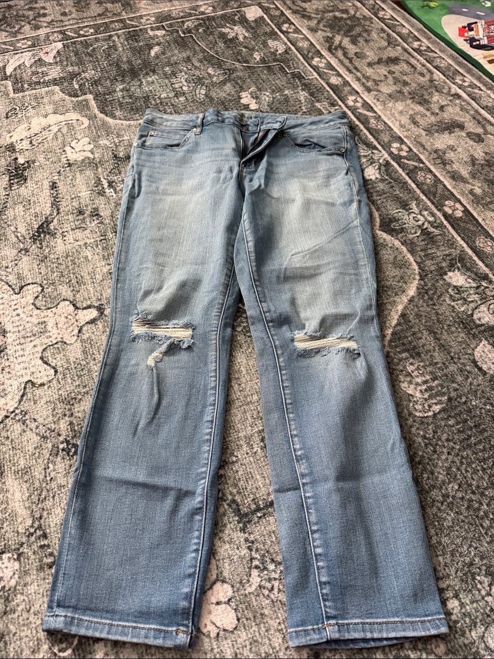 Light Blue Skinny Jeans with Knee Rips